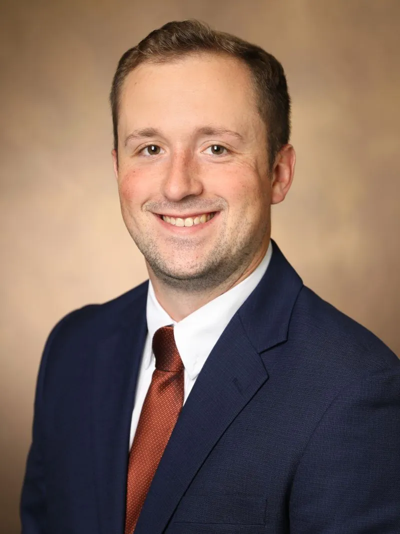 Dr. Justin Davis headshot